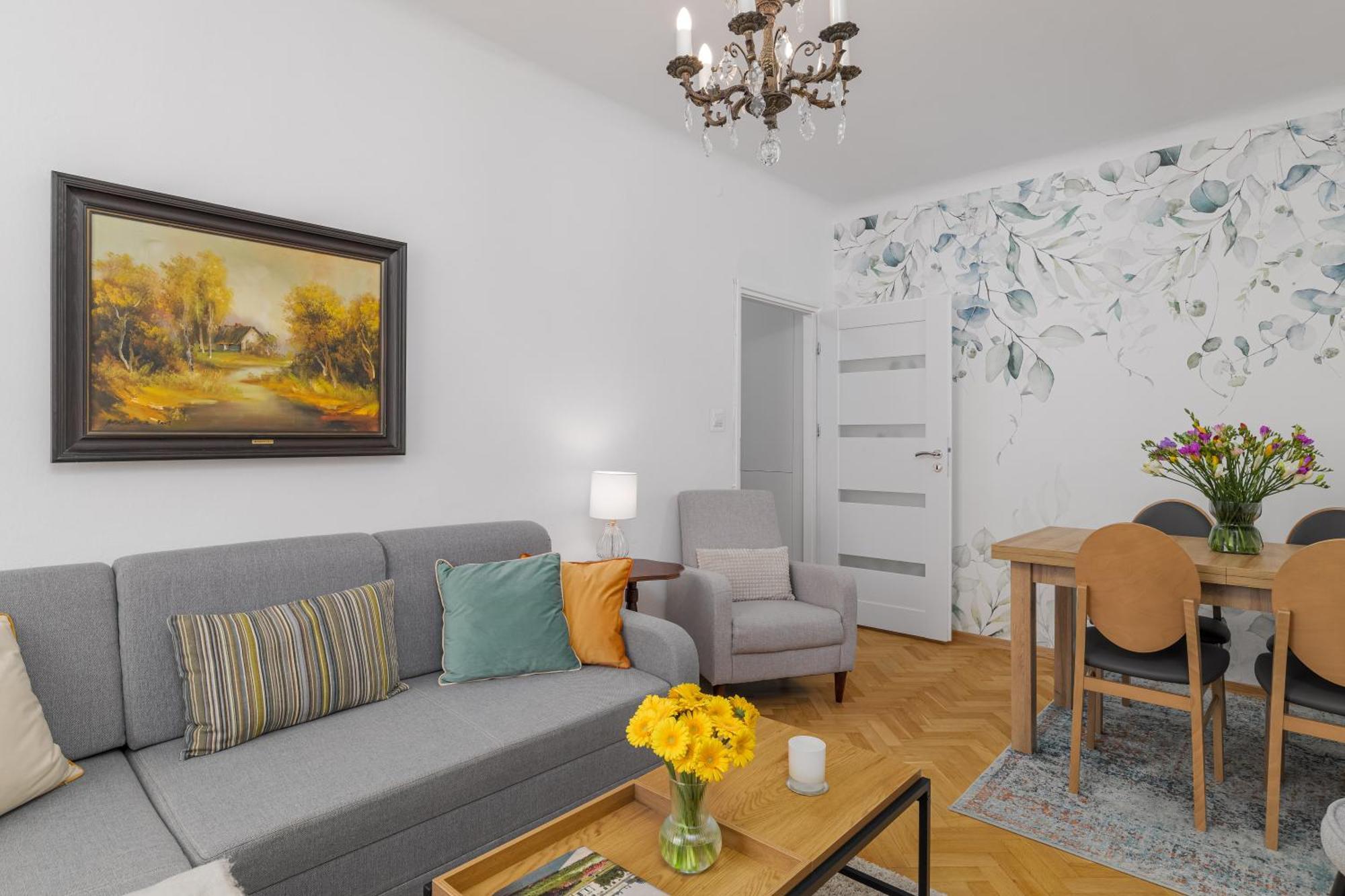 Apartment Luxury In Cozy Spacious Near Heart Of Warschau
